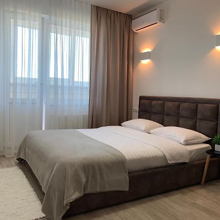 Святобор Lux Apartments Kiev Esterno foto