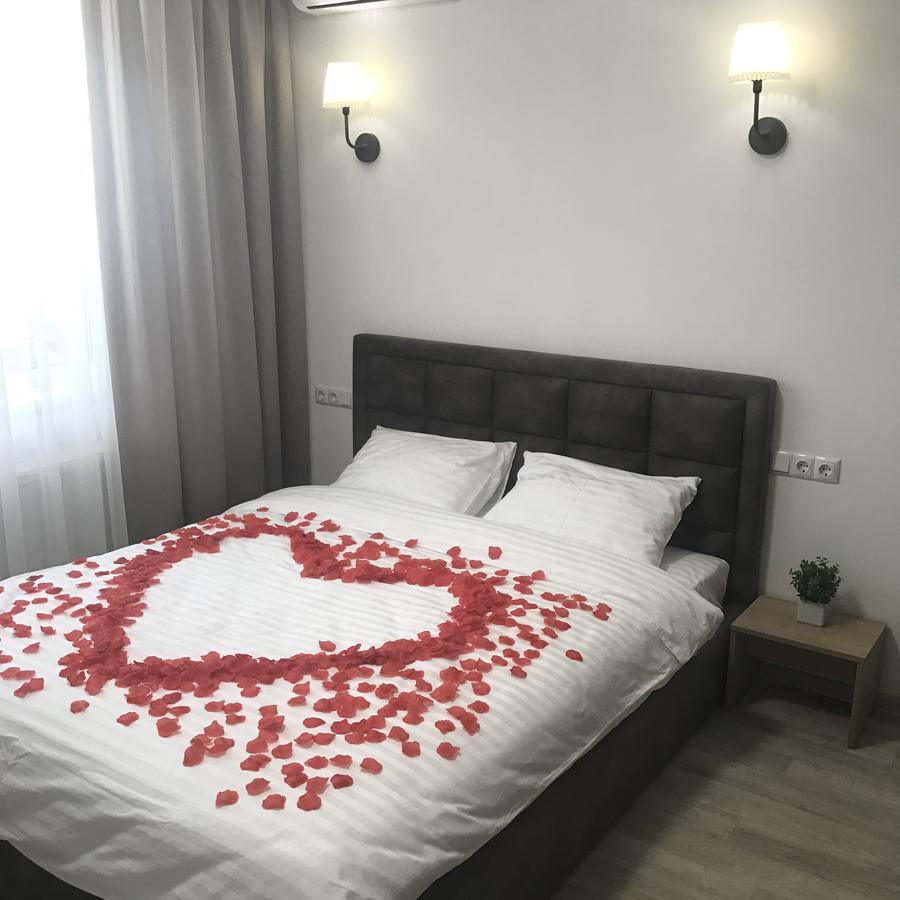 Святобор Lux Apartments Kiev Esterno foto