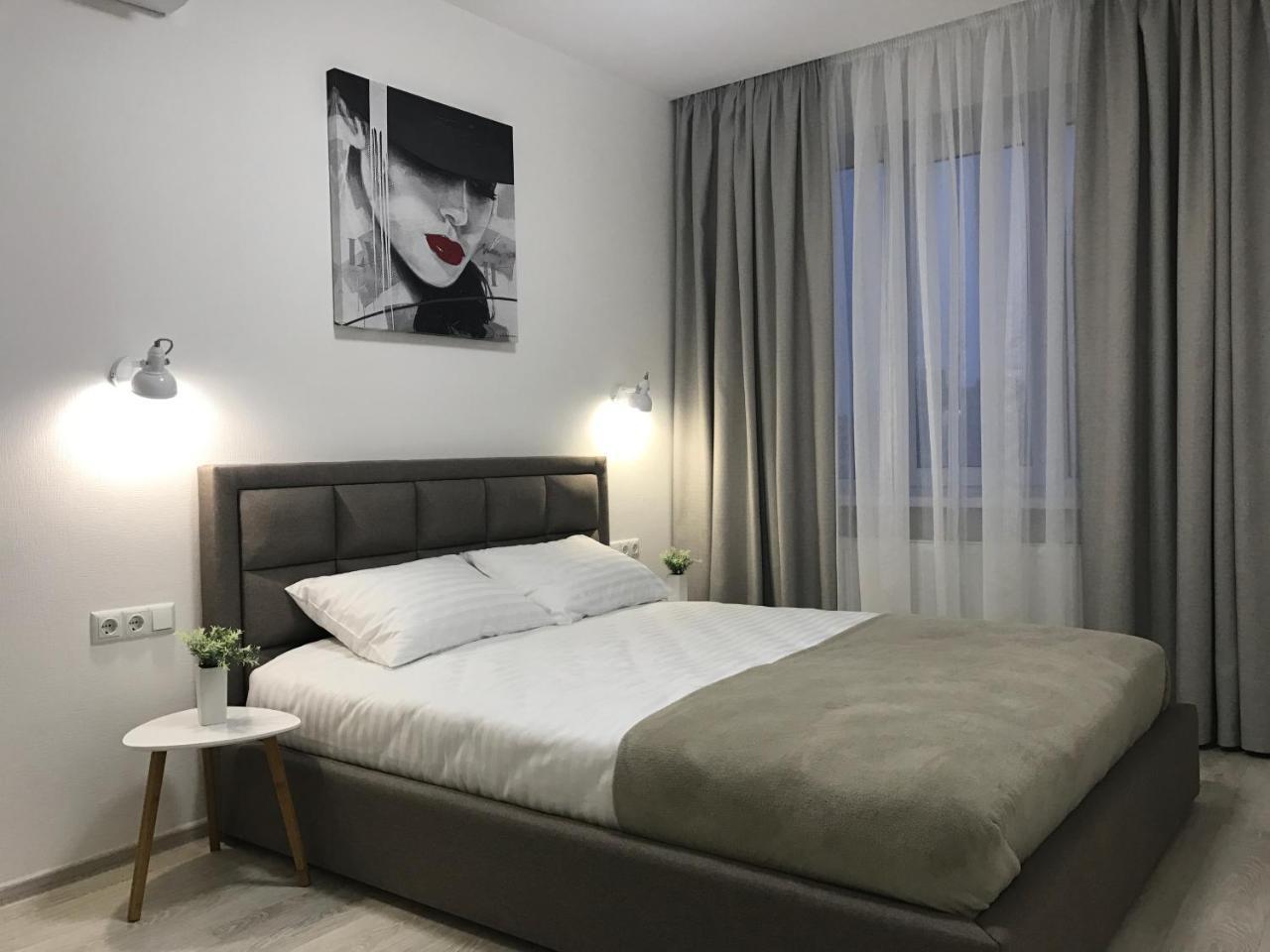 Святобор Lux Apartments Kiev Esterno foto