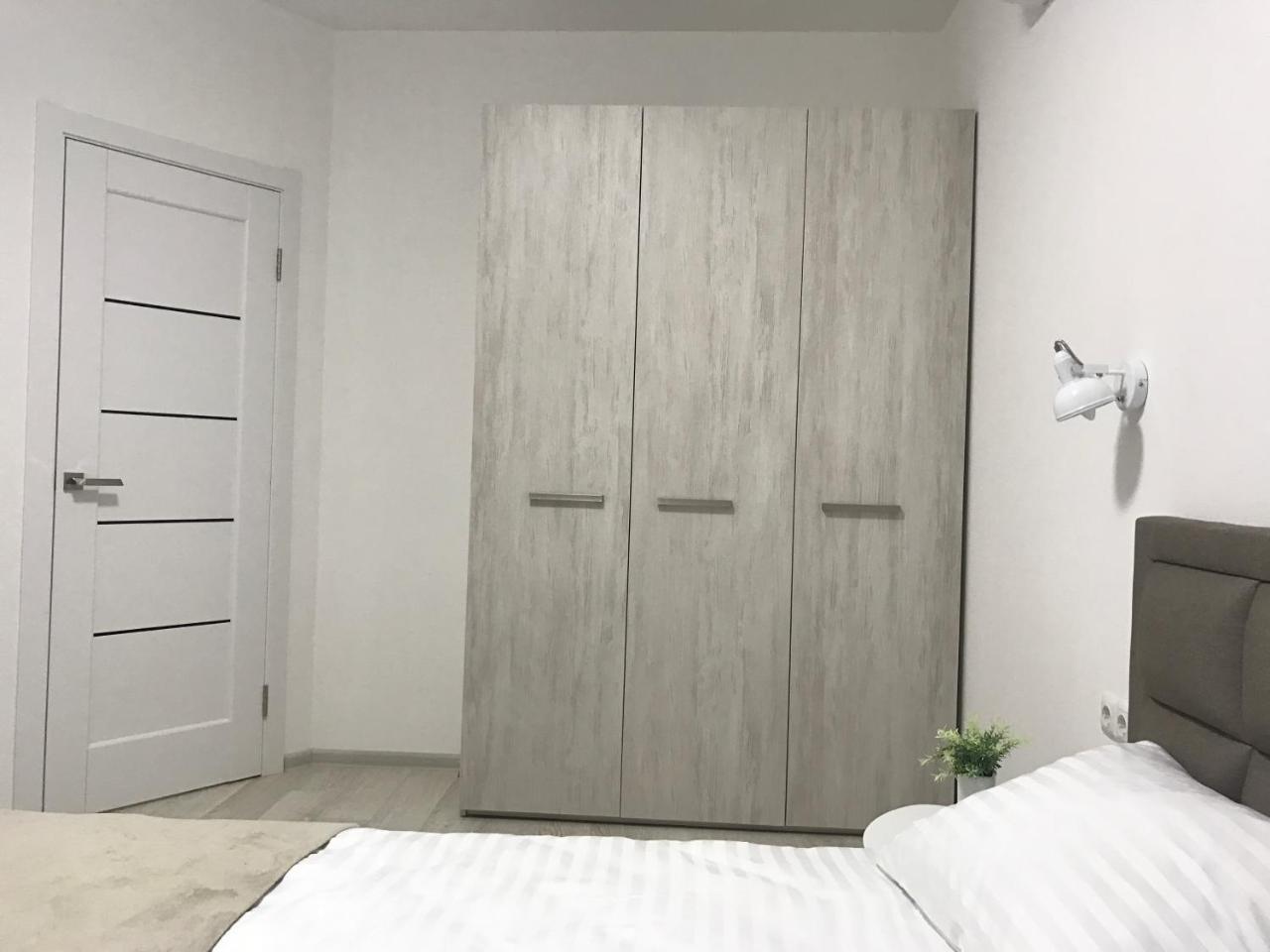 Святобор Lux Apartments Kiev Esterno foto