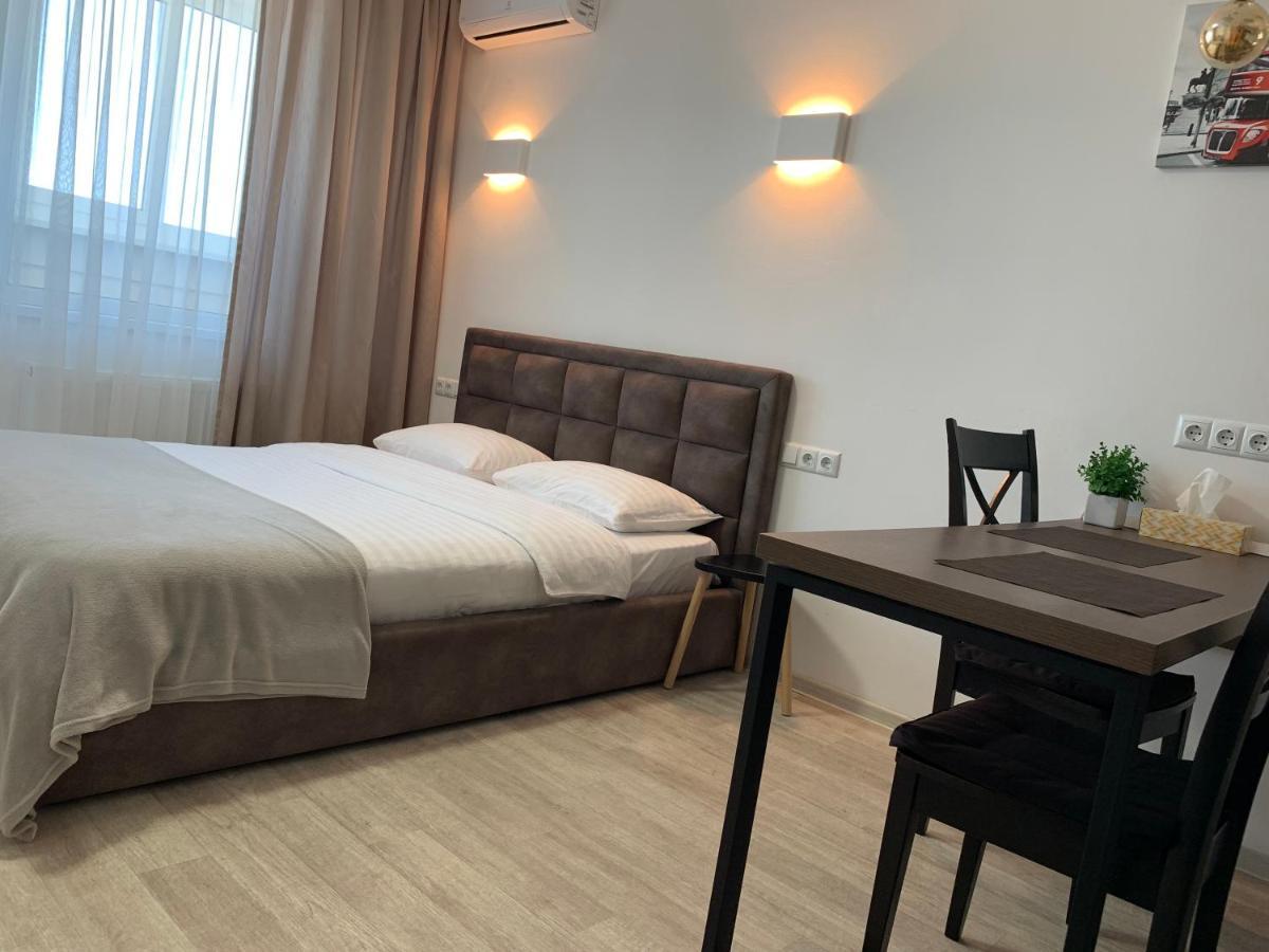Святобор Lux Apartments Kiev Esterno foto